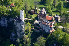 Schloss-Lichtenstein-Foto-Mende_front_large.jpg