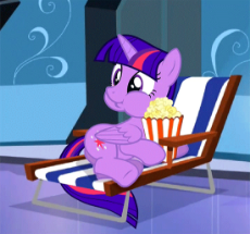 My Little Pony - Twilight Sparkle - Popcorn.gif