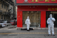the chinese wuhan psyop - staged body in china.jpg