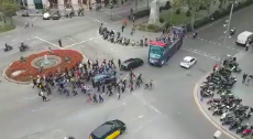 children blocking the street.mp4